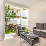 Jomar Villa *